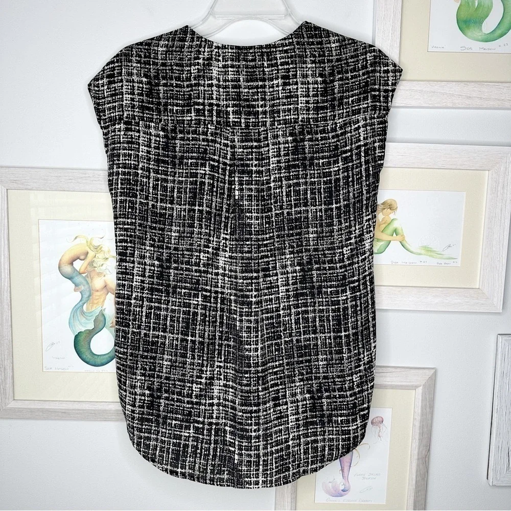 RO & De Black & White Geometric Print Sleeveless Twist Front Top Women’s XS